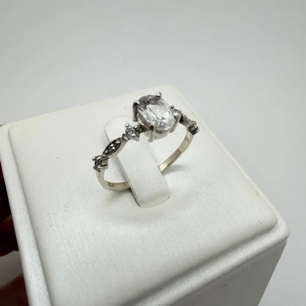 NWOT 5x7mm oval cut, light‎ Aquamarine ring w/ accent cz diamonds in solid 925!
